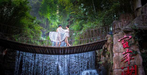 Hot Girls ♔♔…đôi tình nhân trẻ chụp cảnh cưới nude ở Hồ Bảo Phong, Hồ Nam , Trung quốc theo phong cách Avatar - Trang 12