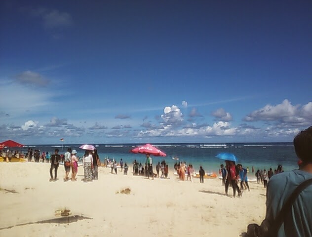 205m4d1 Deskripsi Pantai Pandawa Bahasa Inggris
