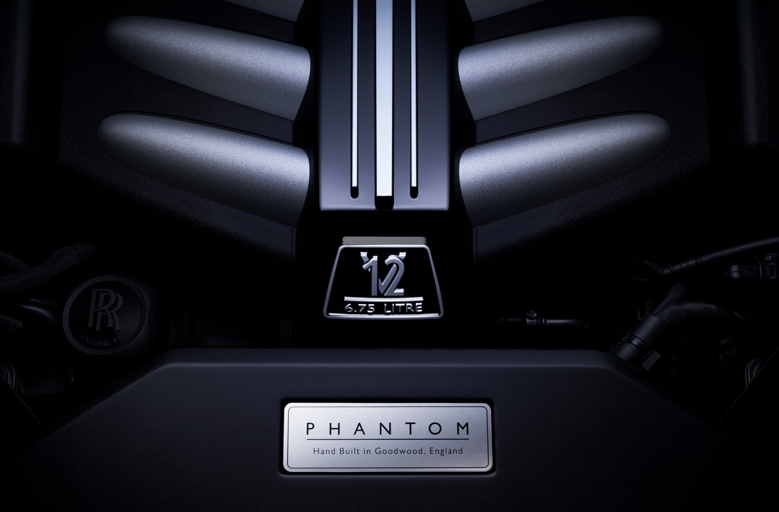 [Imagen: Rolls-Royce-Phantom-8.jpg]