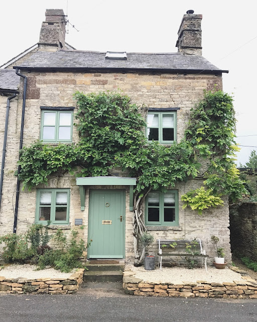 Travel Little Cotswold Cottage And Summer In The Cotswolds