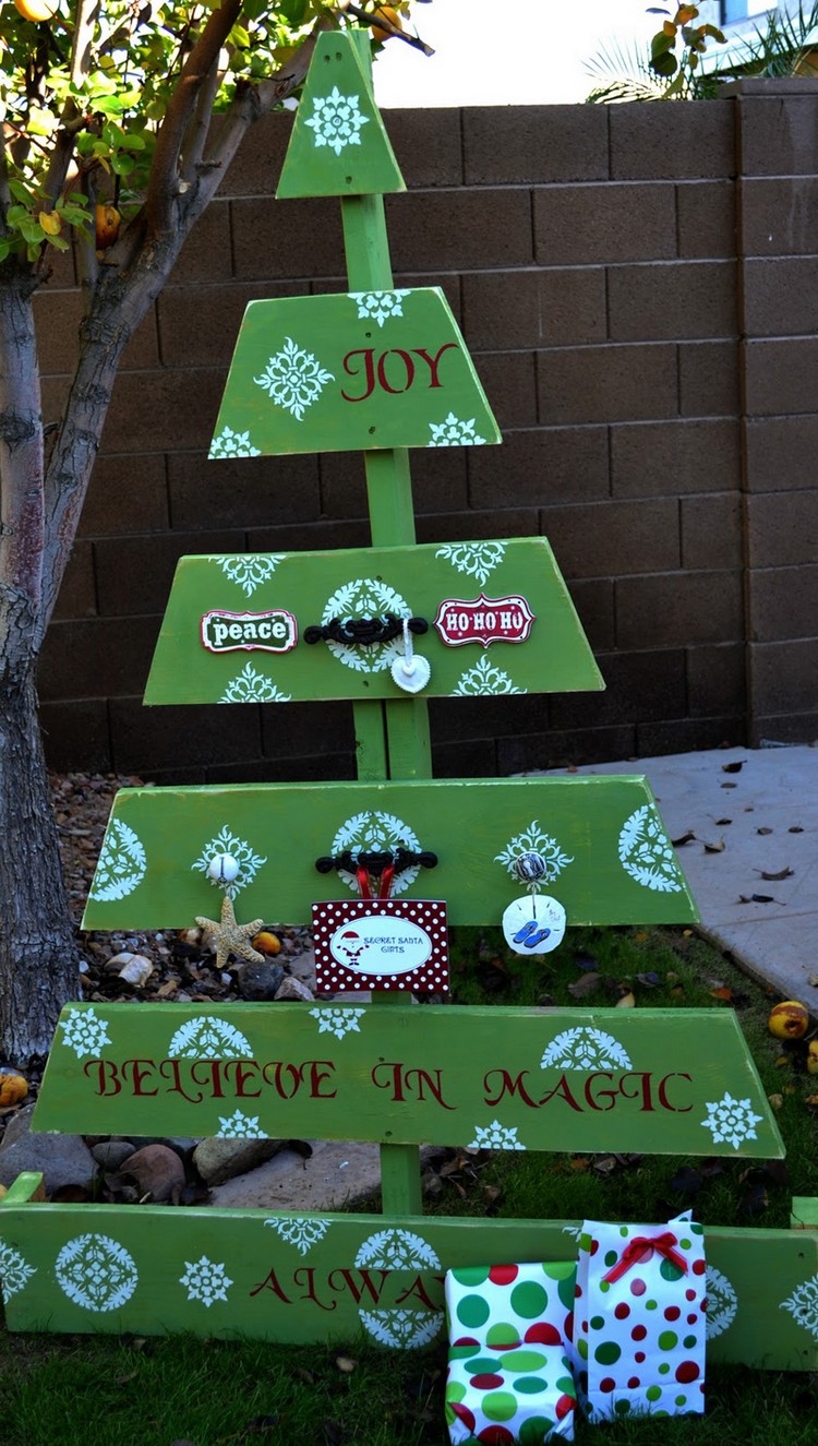 25 Ideas Of How To Make A Wood Pallet Christmas Tree - Pallets Platform