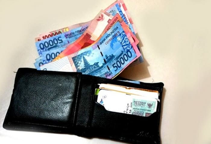 Mau Travelling Keliling Indonesia? Jangan lupa bawa barang-barang ini, ya! harga dan spesifikasi lengkap OPPO R17 Pro, OPPO R17 Pro terbaru, SuperVOOC Flash Charge, oppo r17 pro gsmarena, oppo r17 pro price, oppo r17 pro review, oppo r17 pro price in india, oppo r17 pro specs, oppo f91.2, oppo r17 pro buy, oppo r17 pro camera, perlengkapan traveling ke luar negeri, perlengkapan traveling backpacker, perlengkapan traveling pria,barang yang harus dibawa saat liburan ke jogja, perlengkapan yang harus dibawa saat liburan, yang harus dibawa saat bepergian jauh, barang yang harus dibawa saat study tour, barang yang harus dibawa saat liburan ke bali