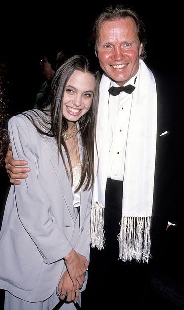 Angelina Jolie y su padre Foto de Angelina Jolie feliz con su papá