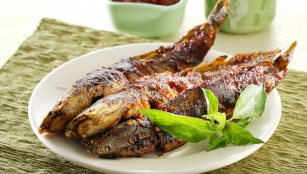 Produk Lele Bakar Dan Lele Goreng (pecel lele) Produk Lele Bakar Dan Lele Goreng (pecel lele)