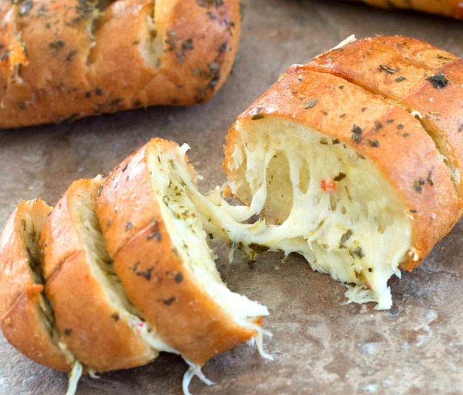 Cheesy Garlic Bread With Italian Spices Foodandcake123