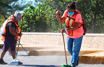 Trabaja Gobierno de Isla Mujeres en saneamiento de la zona de transferencia