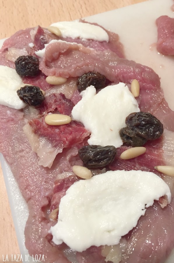 filete-de-ternera-relleno-de-mozzarella-jamón-piñones-pasas