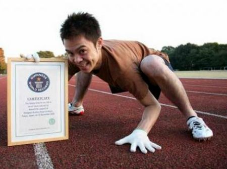Pria Jepang Latih Bela Diri Seperti Monyet [ www.BlogApaAja.com ]