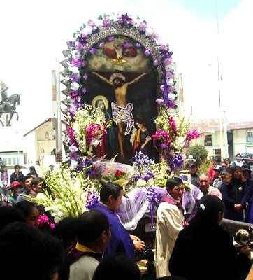 Señor de los Milagros Foto de la procesión del Señor de los Milagros en provincia