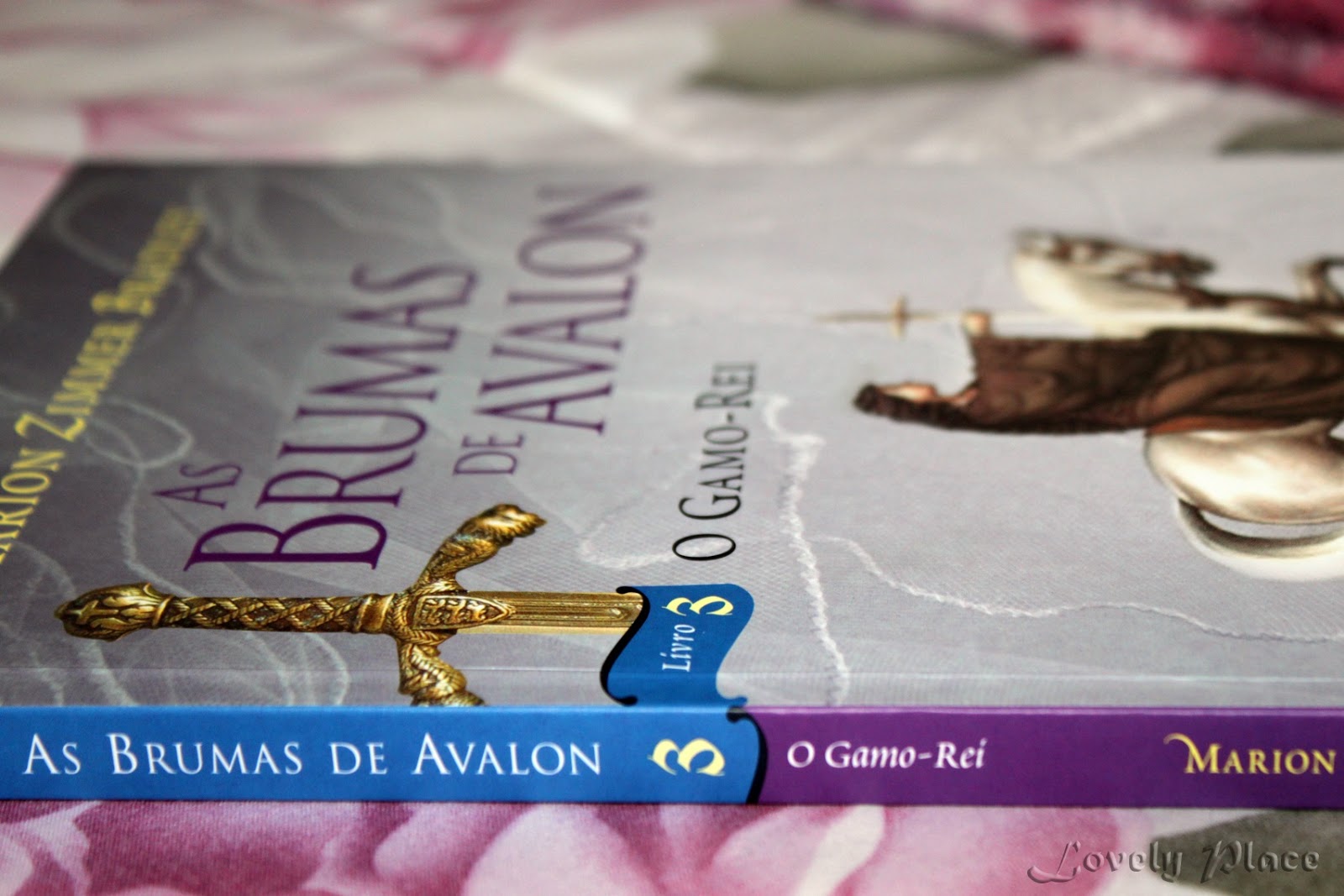 Lovely Place: As Brumas de Avalon: A Grande Rainha (Marion Zimmer Bradley)