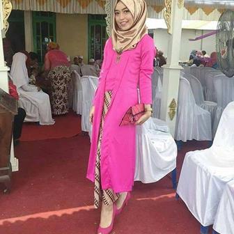 Baju Kebaya Muslim Untuk Acara Pernikahan