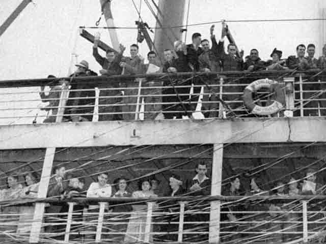 SS Lurline departing on 27 November 1941 worldwartwo.filminspector.com