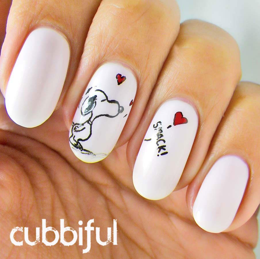 snoopy nails