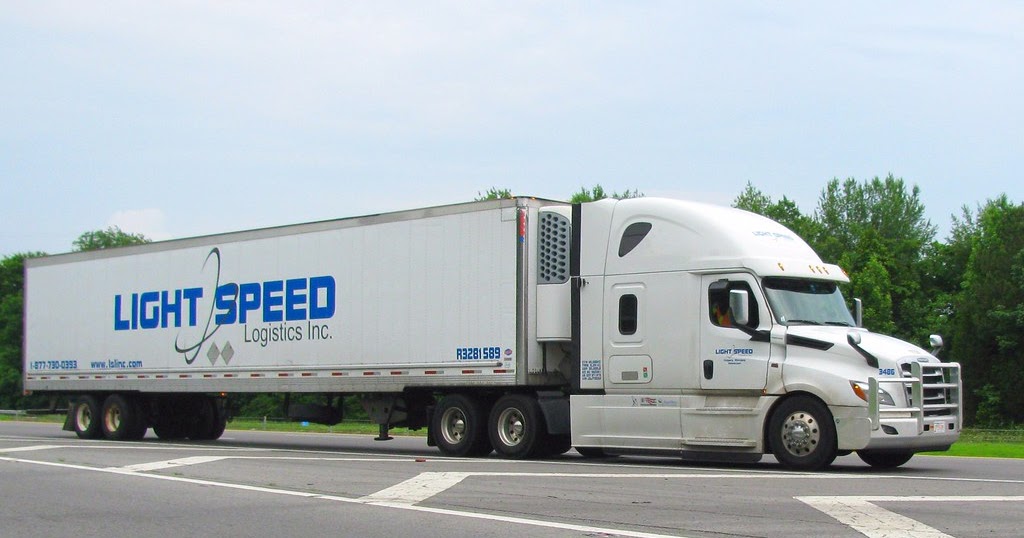 LIGHT SPEED LOGISTICS INC. SOLICITA 50 CONDUCTORES DE CAMIÓN DE LARGA DISTANCIA O TRAILER TRACTOR