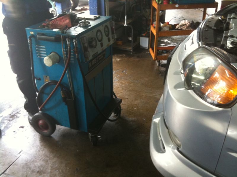 KIA SPECTRA Full Flushing on Kia Spectra Auto Gear Transmission.