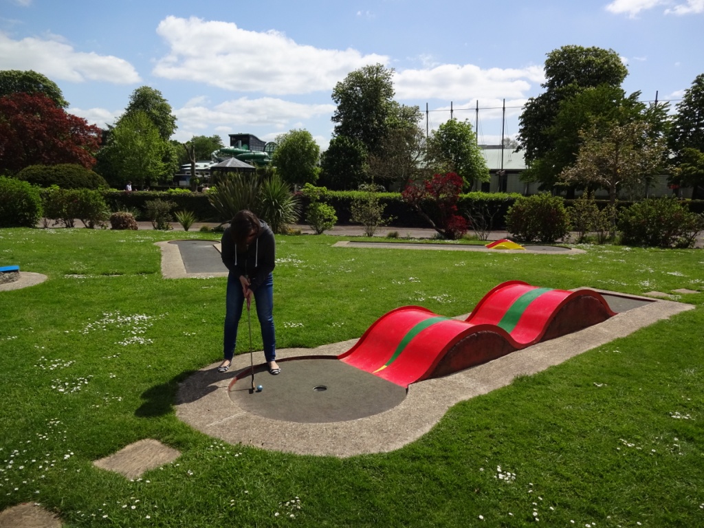 The Ham and Egger Files: Woking Park Crazy Golf course