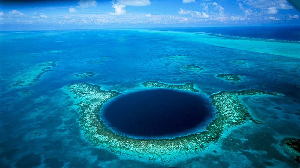 саргассово море бермудский треугольник. тихий океан. желоб идзу-огасавара. океан имеющий самую. тихий.