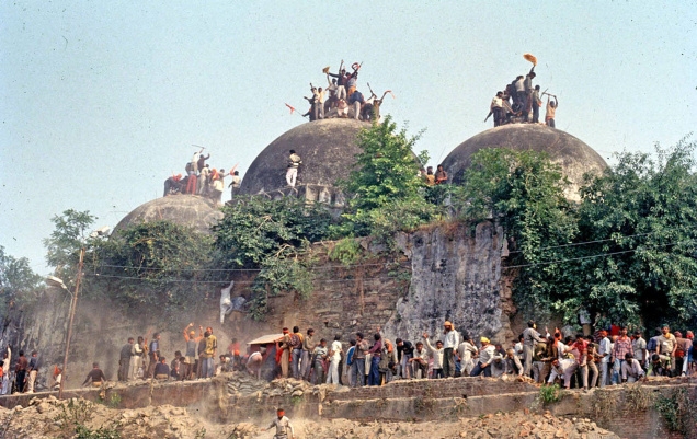ADZAB ALLAH...!!! 40 ORANG HINDUSTAN YANG BERSEKONGKOL MEROBOHKAN MASJID LANGSUNG BUTA ADZAB ALLAH...!!! 40 ORANG HINDUSTAN YANG BERSEKONGKOL MEROBOHKAN MASJID LANGSUNG BUTA