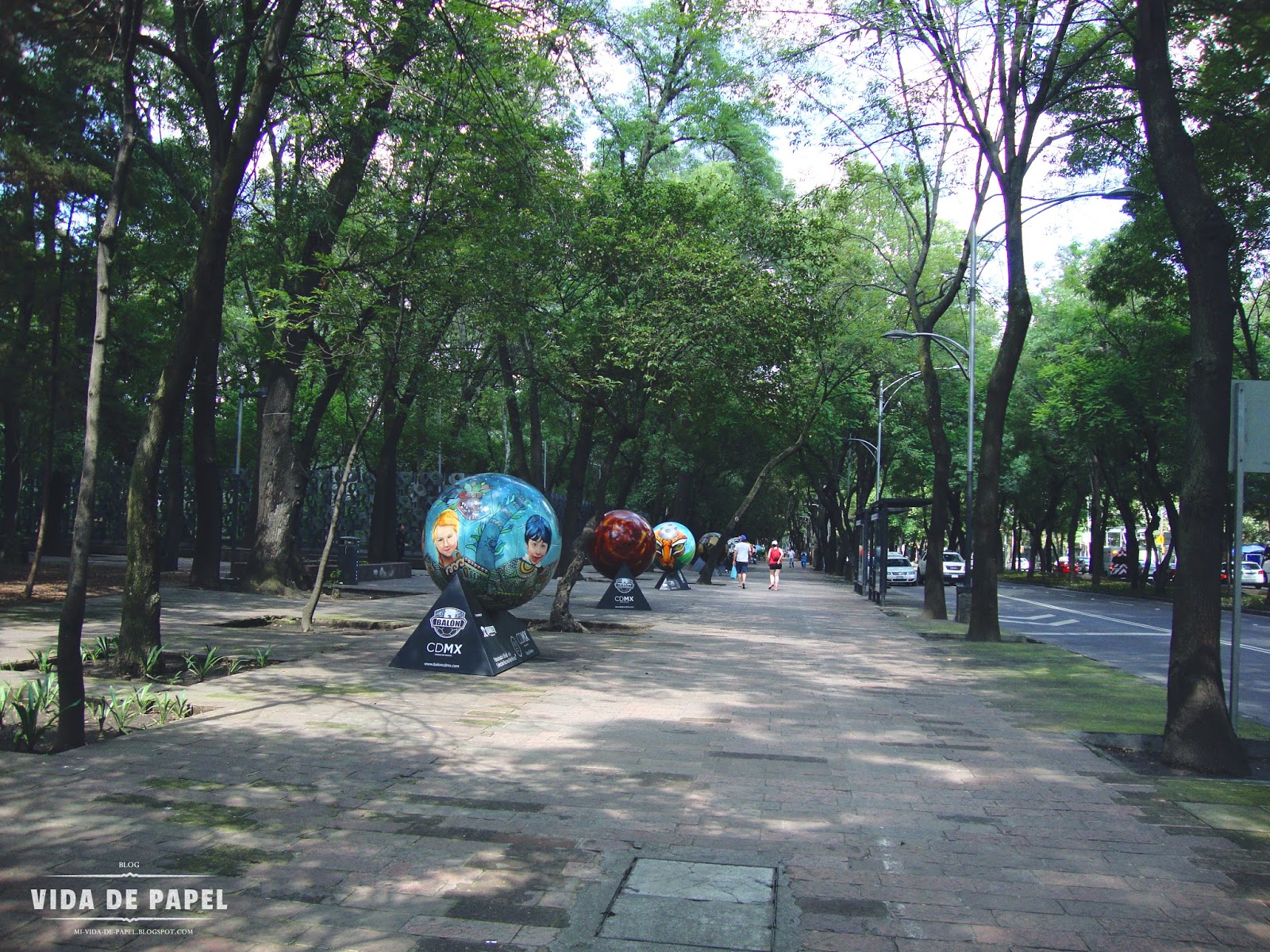 Fotografía Caminando por Chapultepec Vida de Papel