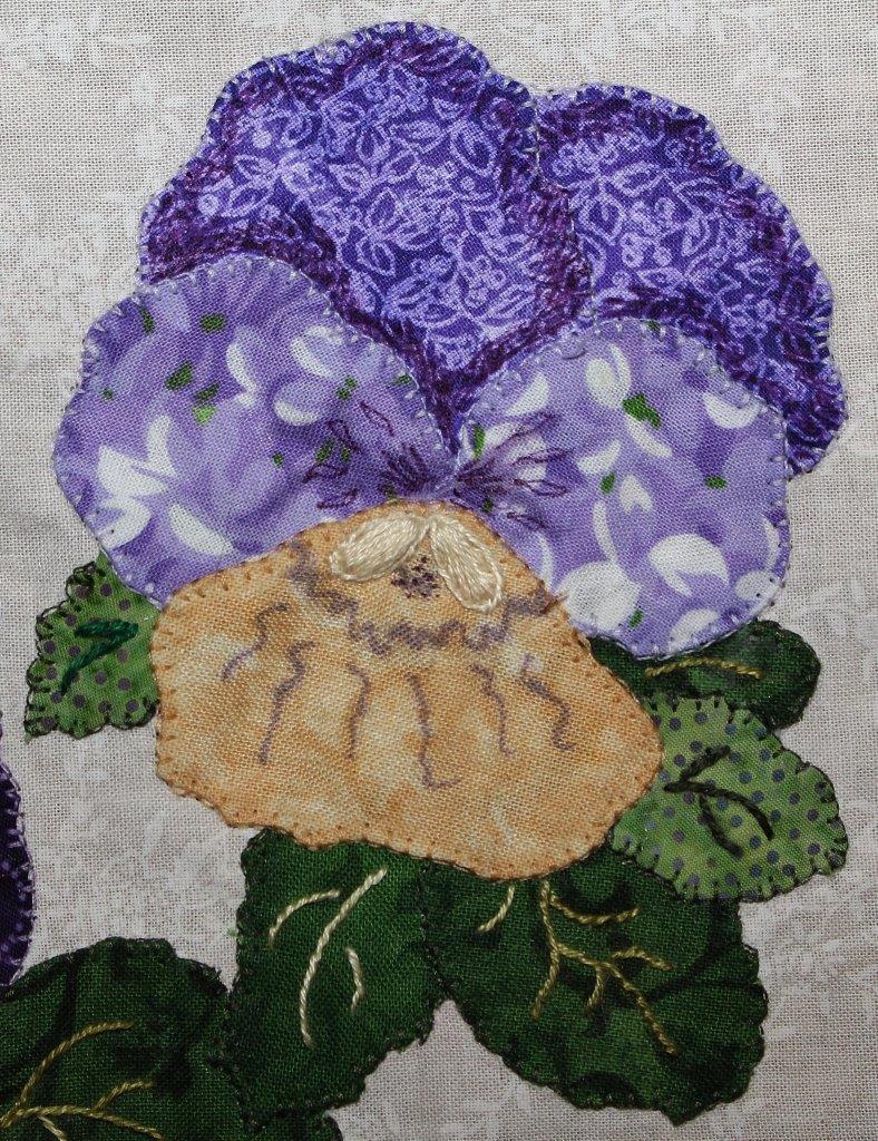 Sarah Lynn's Quilting New Pansy Appliqué Block for the Buoyant