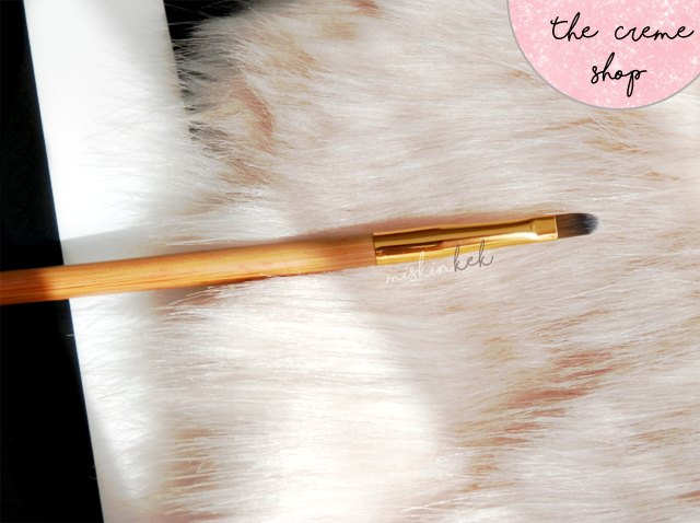 The Creme Shop Concealer Brush Kapatici Fircasi the-creme-shop-makeup-brushes-reviews-concealer-brush-makyaj-fircalari-yorumlari-blog