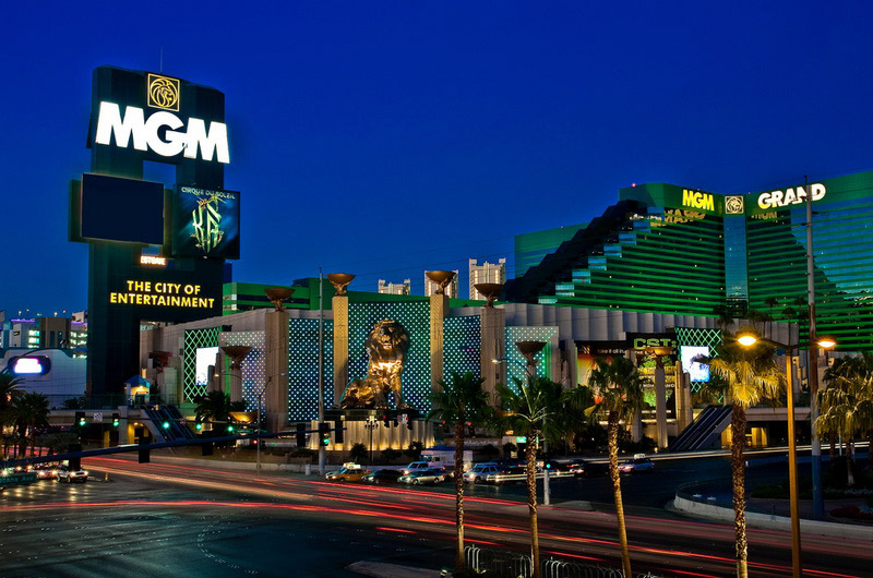 Cosmopolitan bellagio nevada balcony fountains wallpapers13 2880 resort foun Accommodation in Hotel