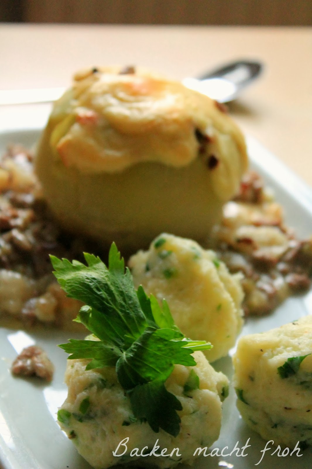 Backen macht froh: Grillgemüsetarte, gefüllte Kohlrabi, Roquefort ...