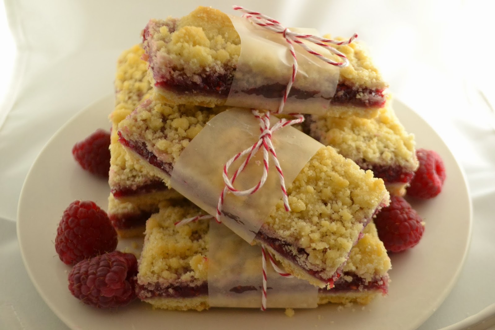 skinny-raspberry-shortbread-bars-the-chunky-chef