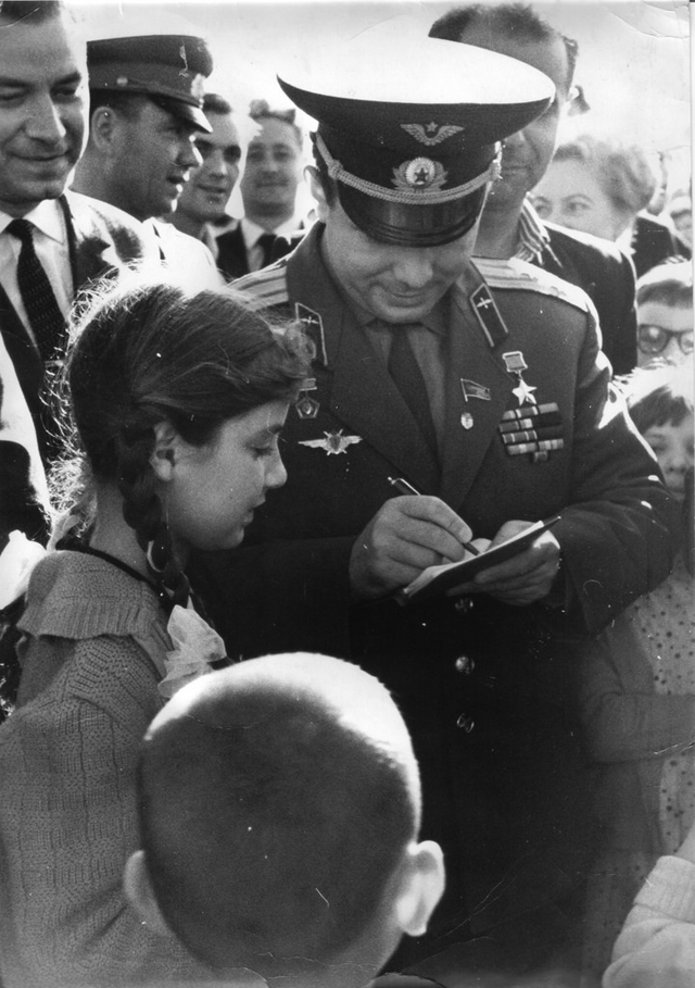 Yuri Gagarin  Everyday photos of the First Man in Space  1960s - 95
