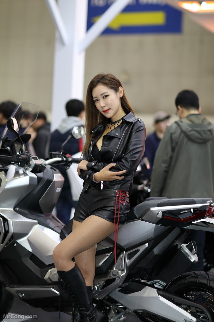 Kim Tae Hee's beauty at the Seoul Motor Show 2017 (230 photos)