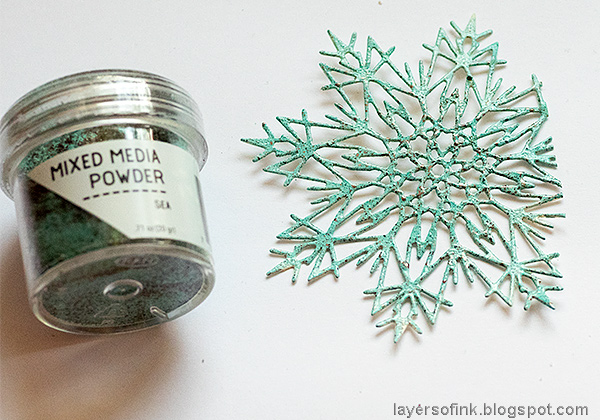 Layers of ink - Heat Embossed Snowflake Tag with Dome Tutorial by Anna-Karin Evaldsson.