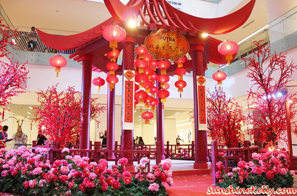 Spring of Blossom, Sunway Putra Mall, red cherry blossoms, Spring Flower Market, Lunar New Year bazaar, cny 2016, chinese new year, yck, yayasan chow kit, children, senior citizens