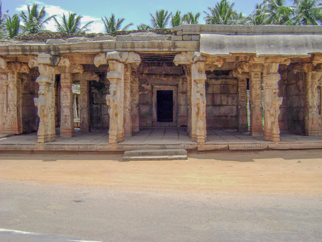 Hampi itinerary - Uddana Veerabhadra Temple