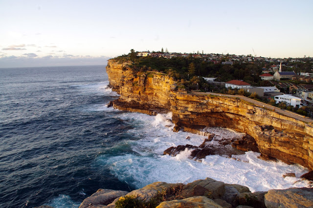 the cliffs at the gap in watsons bay