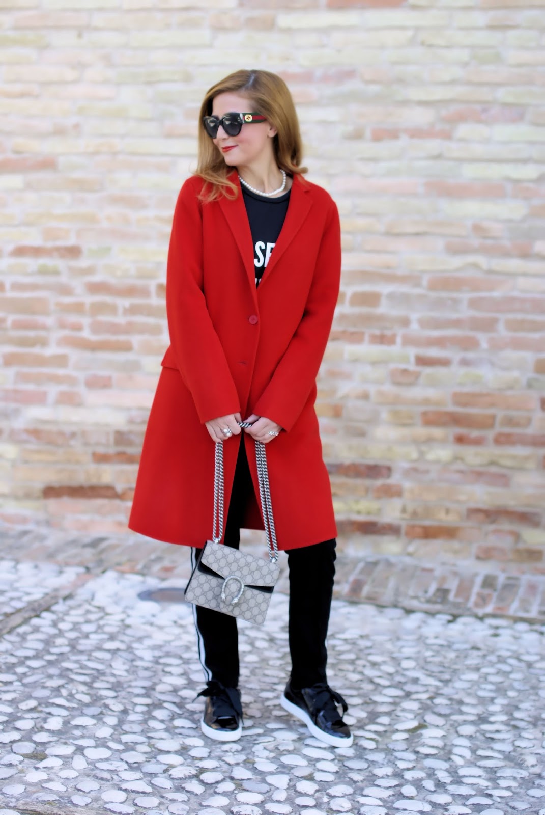 How to wear a read coat with 1.2.3 Paris and prosecco life sweatshirt on Fashion and Cookies fashion blog