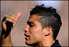 World Latest Fashion Trends: Cristiano Ronaldo Football Star Fresh
