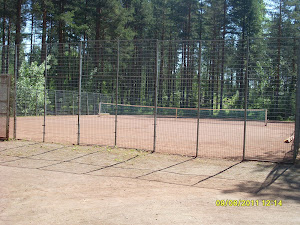 Ylöjärven Vuorentaustan tenniskentällä tenniskursseja yhteisten aikataulujen mukaan?