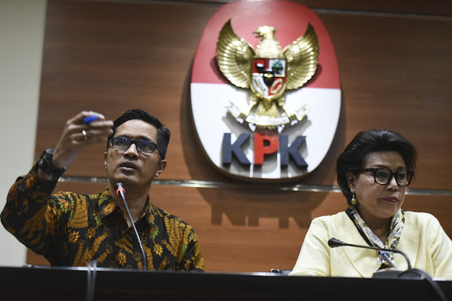 4 Fakta Mengejutkan Dari Ditangkapnya 22 Anggota DPRD Kota Malang Oleh KPK 4 Fakta Mengejutkan Dari Ditangkapnya 22 Anggota DPRD Kota Malang Oleh KPK