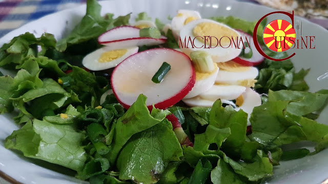 //www.macedoniancuisine.com/2018/01/spring-mimosa-salad.html
