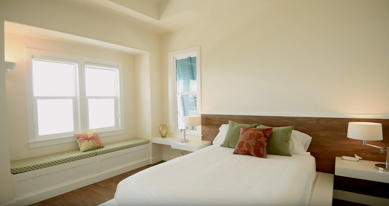 12 Photos vs. Coco Di Mama Bahamas vs. Home Interior Design Tour