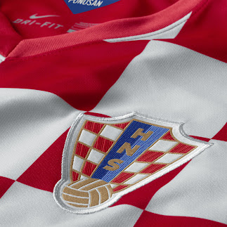 http://4.bp.blogspot.com/-ZKgBmC3NO68/UxNj0Ac4hmI/AAAAAAAAWTg/5rA-DUD6a74/s323/Croatia+2014+World+Cup+Home+Kit+(3).jpg