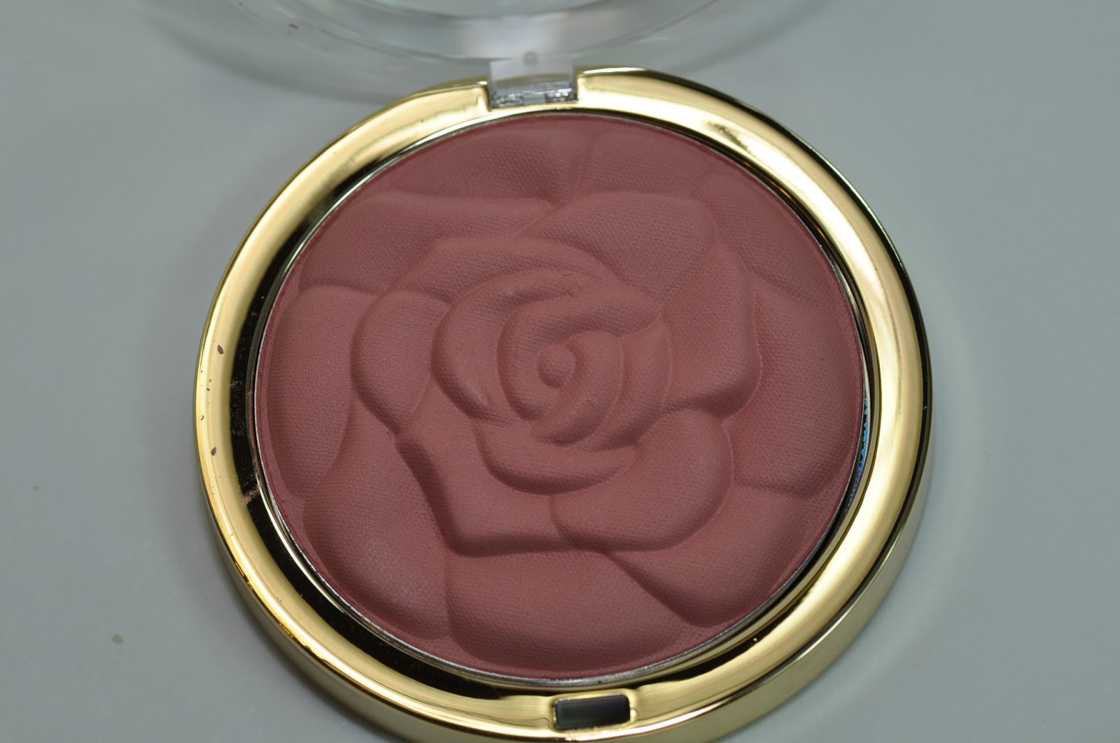 Milani Cosmetics LE Coming Up Roses Powder Blush in Romantic Rose Swatches, Look, Review The