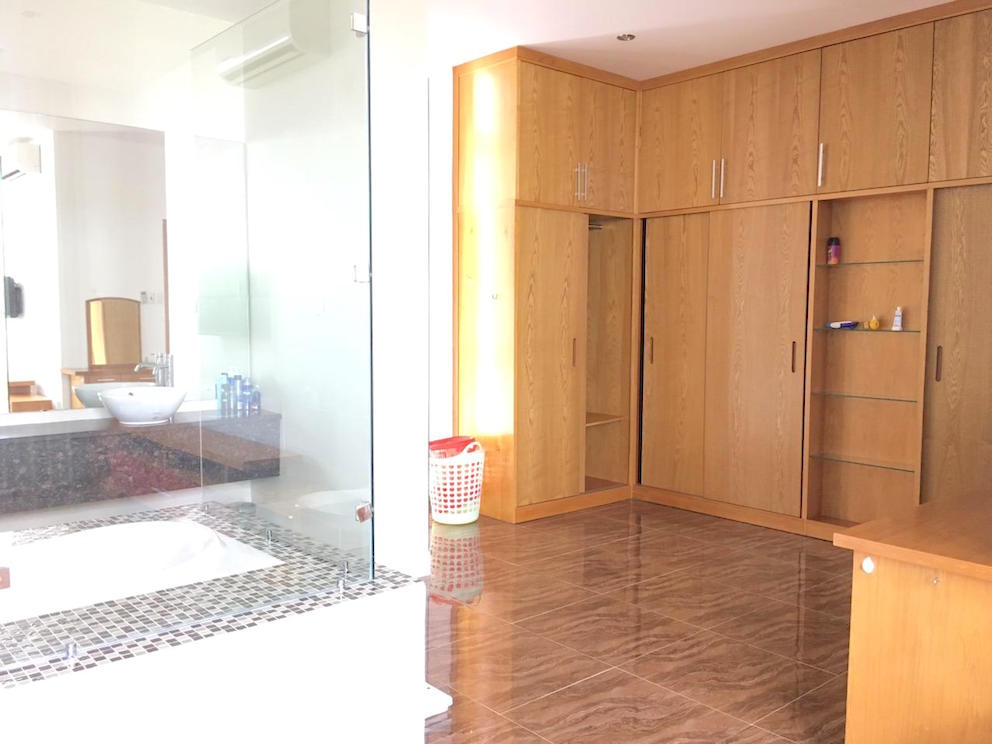 VV.11 EXCLUSIVE OCEAN VIEW VILLA FOR RENT ON HILL FRONT BEACH