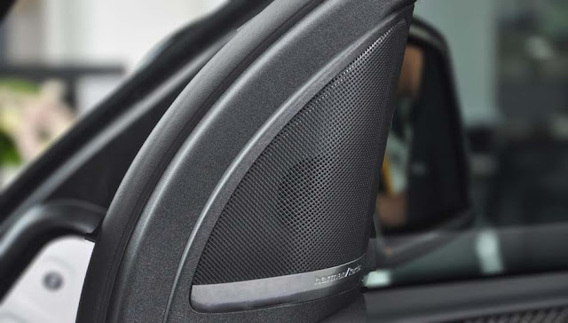 Mercedes AMG GLE 43 4MATIC Coupe 2018 sử dụng Hệ thống âm thanh vòm Harman Kardon 14 loa
