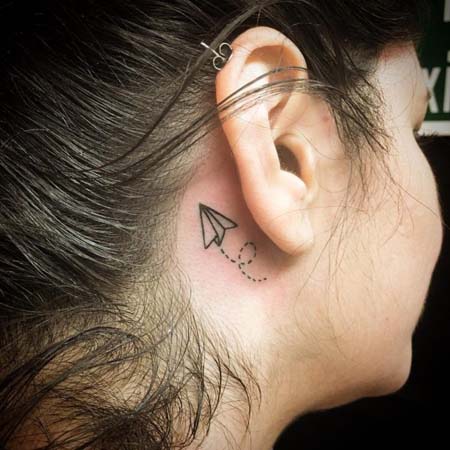 Tatuagens femininas atrás das orelhas Tatuagens femininas atrás das orelhas