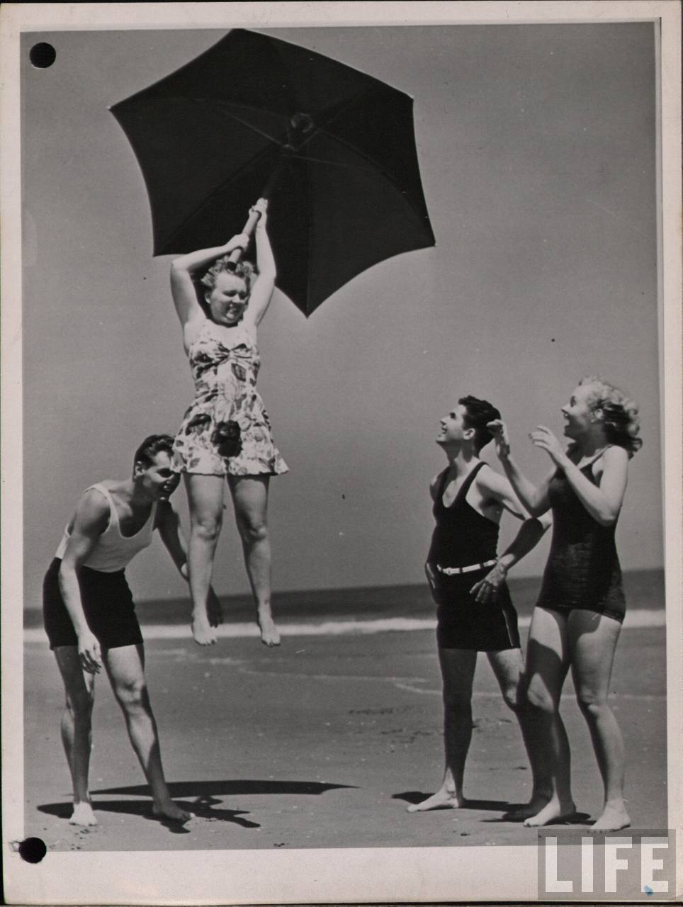 75 Vintage Snapshots That Show What Summer Fun Looked Like 