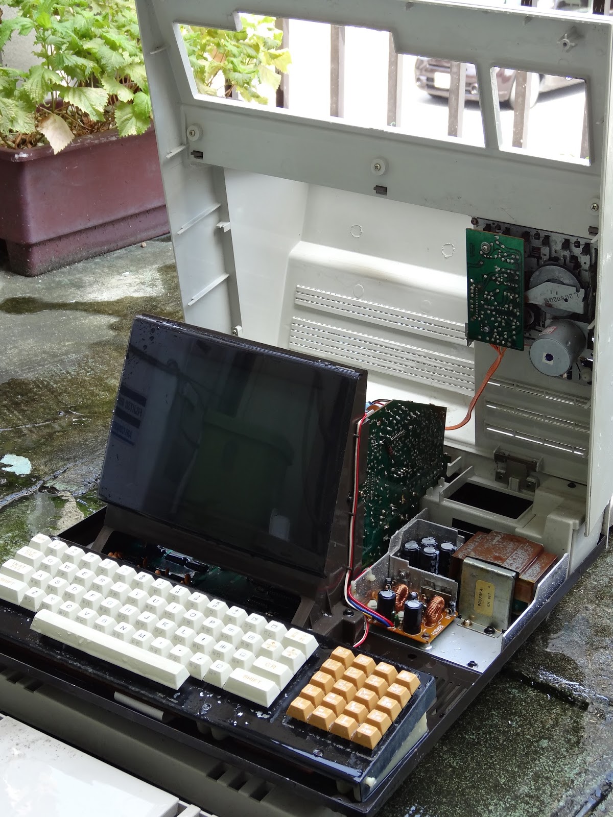 SHARP MZ-1200 パソコン(MZ-1200) 一体型 旧型PC ジャンク品(その他