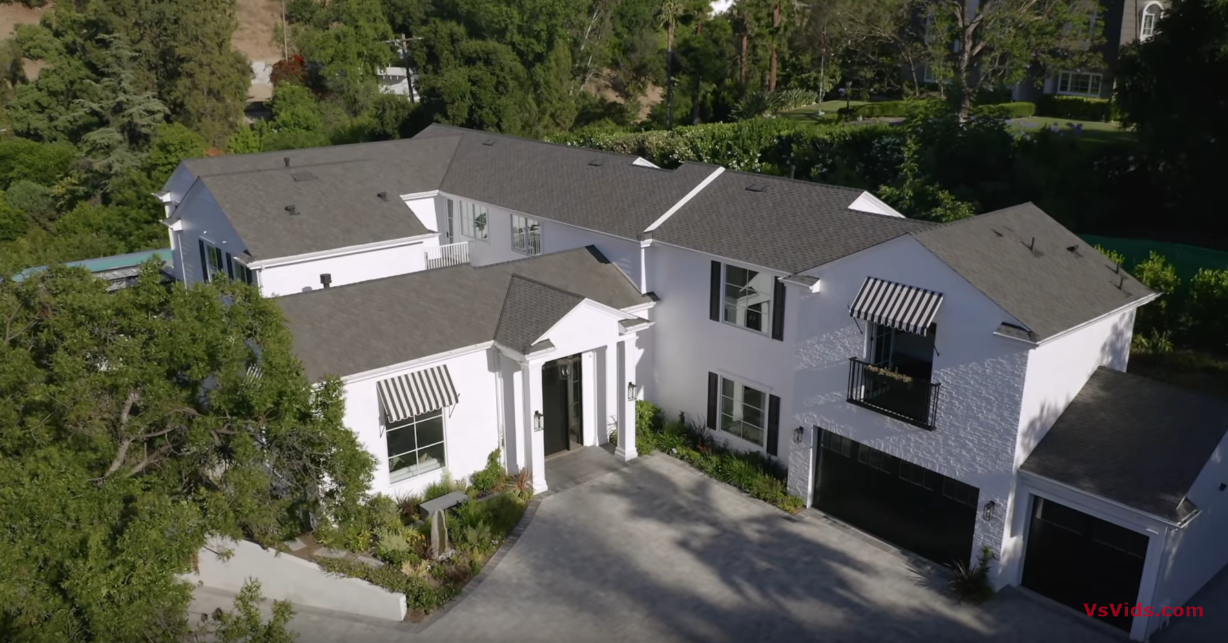 31 Photos vs. Touring a $7,495,000 ENCINO Mansion with 300 Ft Private Driveway! - Luxury Home Tour 31 Photos vs. Touring a $7,495,000 ENCINO Mansion with 300 Ft Private Driveway! - Luxury Home Tour