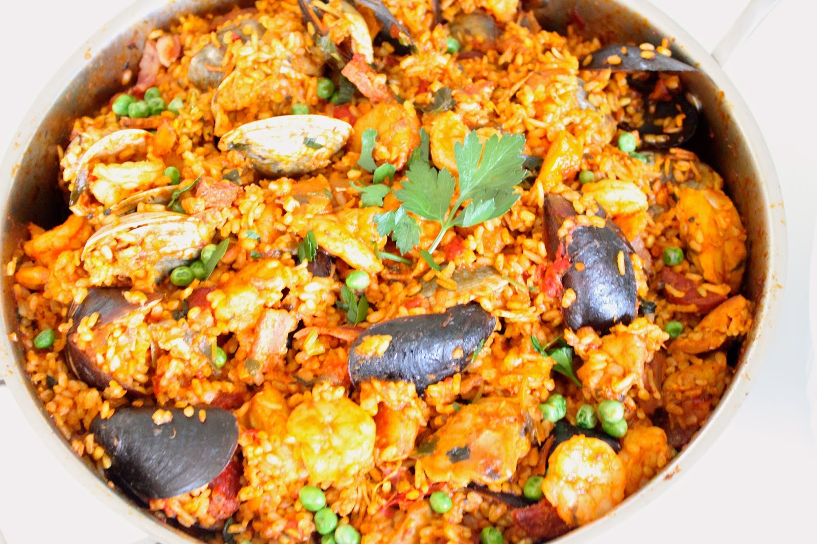 Easy Paella with Shrimp, clams and mussels
