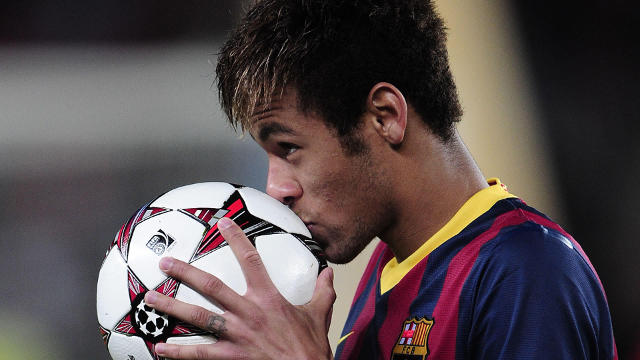 Neymar Embrasse le Ballon - Fond d'écran en Full HD